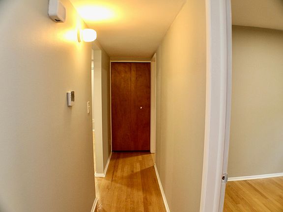 5th image of 808 Wellesley Ave