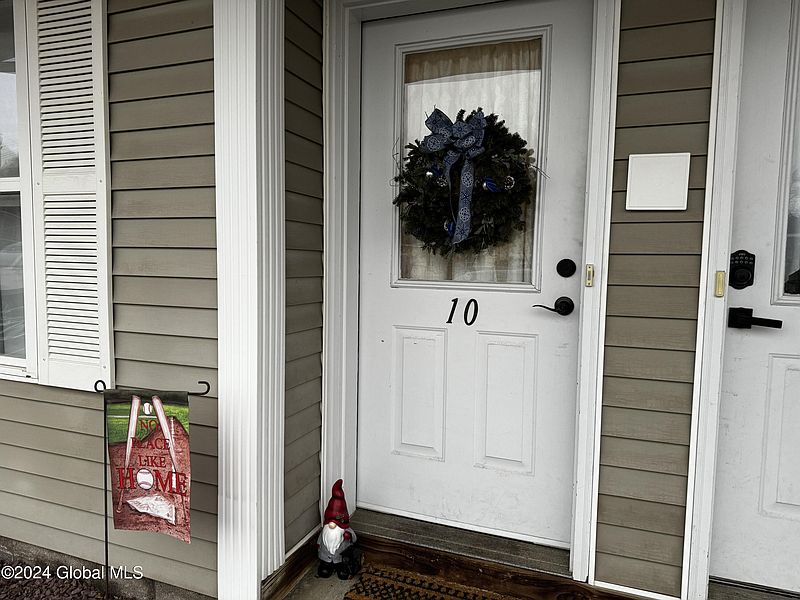 2nd image of 110 Cambridge Manor Drive
