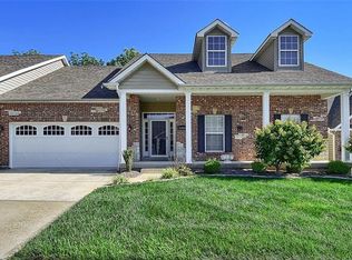 5249 Hollow Wood Ct, Saint Louis, MO 63128