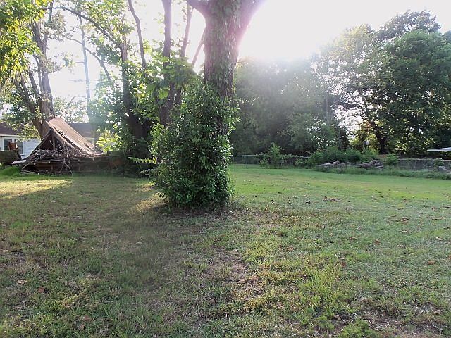 2nd image of 2529 S Henderson Blvd