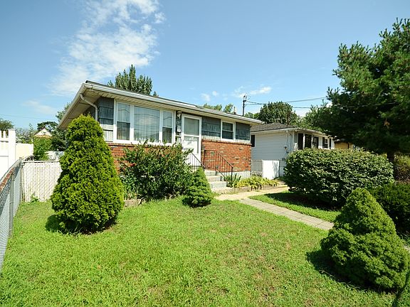 2nd image of 151 Arlington Pl