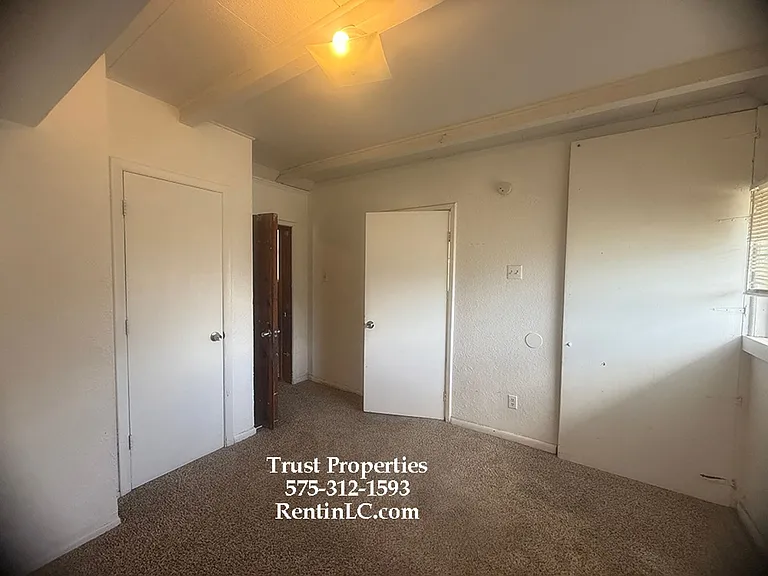 920 Texas Ave — Photo 6