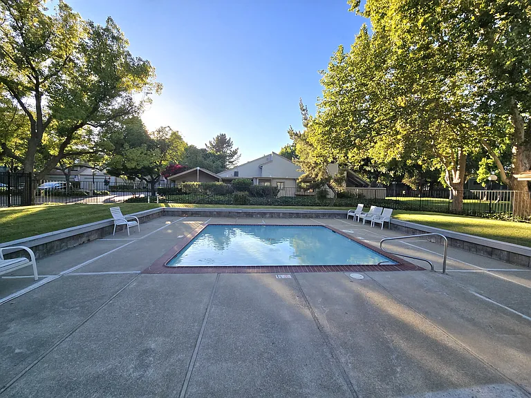 7542 Rosedale Ct — Photo 55