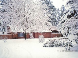 10425 Butte Dr SW, Lakewood, WA 98498