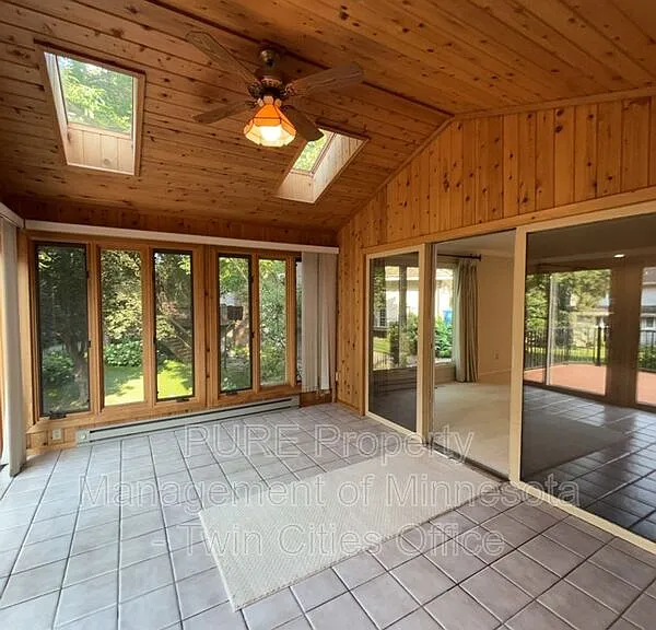 7420 Hyde Park Cir — Photo 10