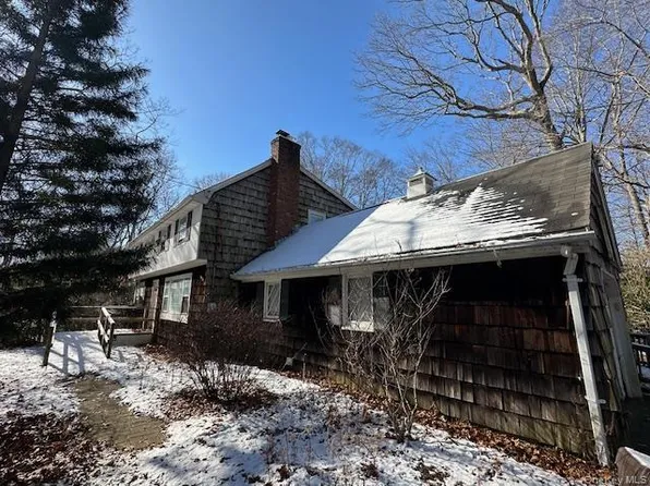 188 W Woodland Drive, Wading River, NY 11792