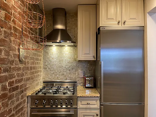 Rented by Maz Group NY | media 27