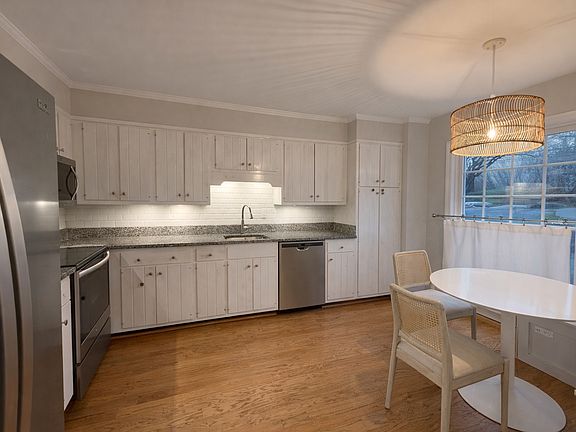 Kitchen - updated appliances (stainless steel)