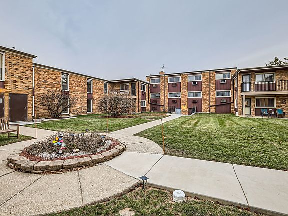 3rd image of 120B Collen Dr APT 211