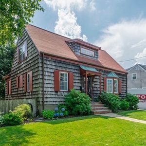 40 Pickwick Rd, Marblehead, MA, 01945