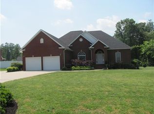 382 Whispering Winds Dr, Manchester, TN 37355