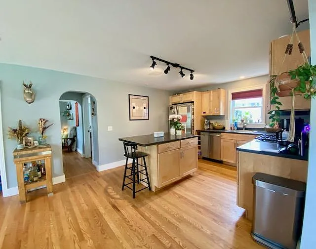 80 Russell St — Photo 15