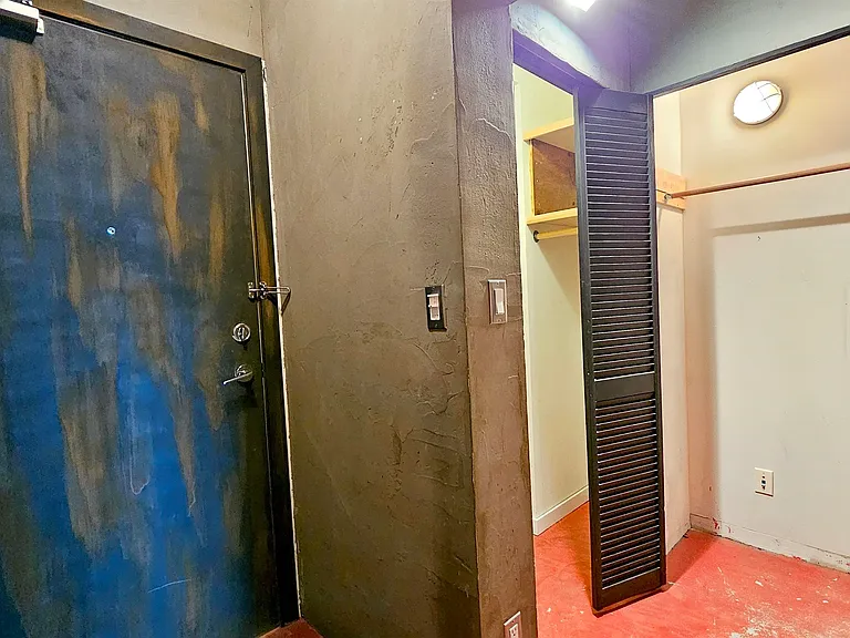 480 Robson St #906 — Photo 11