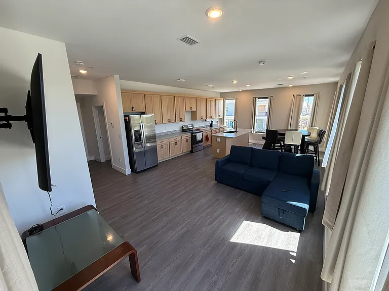 8201 Thomas Dr #201 — Photo 20