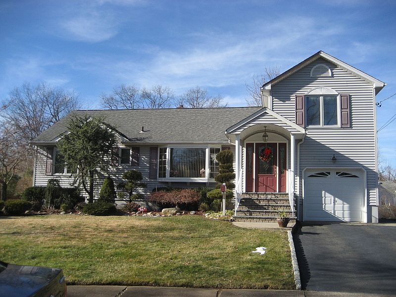 1st image of 351 Leonard Dr