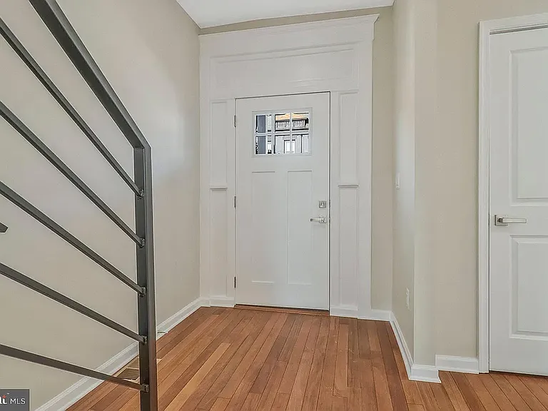 444 Kenyon St NW — Photo 7