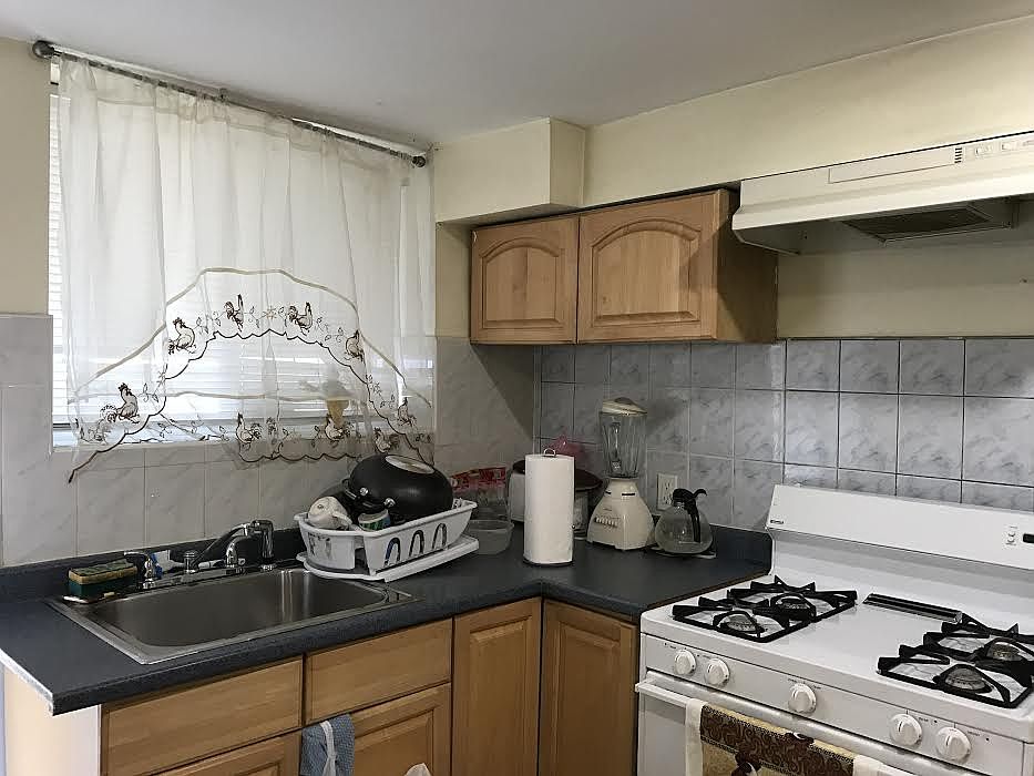 1st image of 2819 Hobart St #1