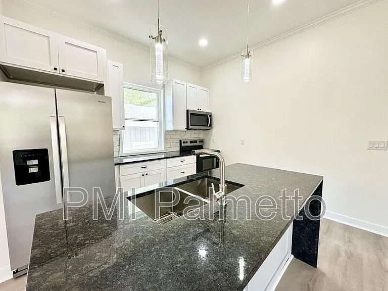 1121 Zeigler St #A — Photo 7