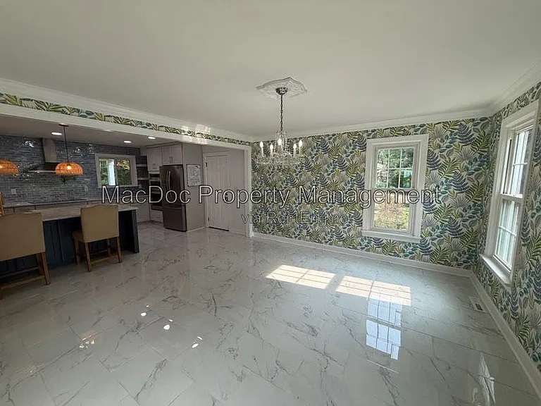 428 Ingleside Dr — Photo 4