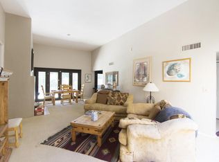 3052 E Stella Ln, Phoenix, AZ 85016