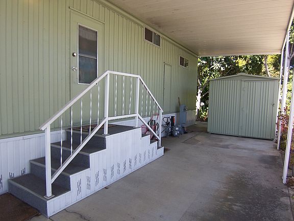 Dual direction stairs