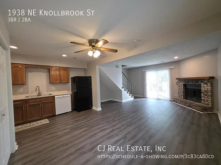1938 NE Knollbrook St — Photo 2