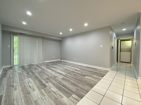 5th image of 1627 N Windsor Dr APT 206