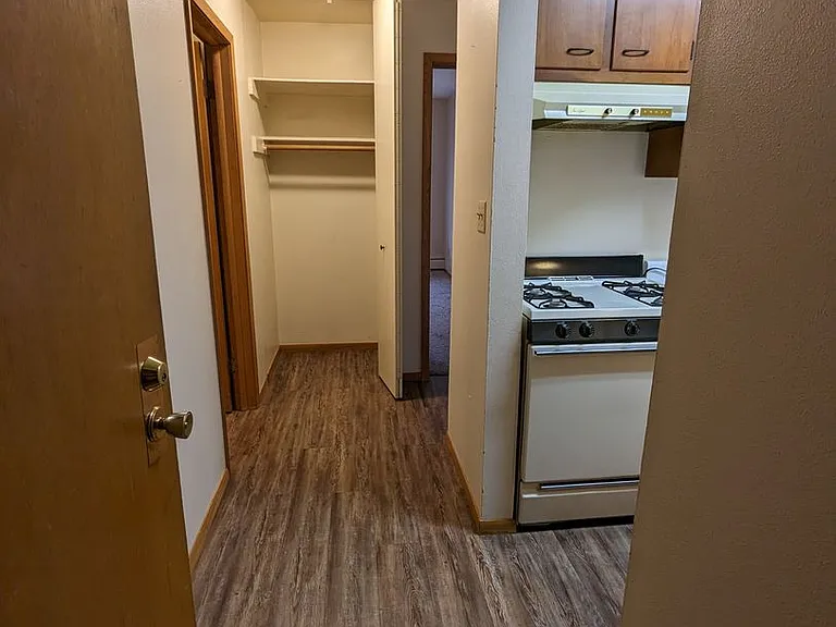 1005 S East St — Photo 10