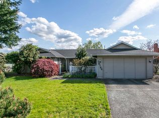 13704 NE Shaver St, Portland, OR 97230