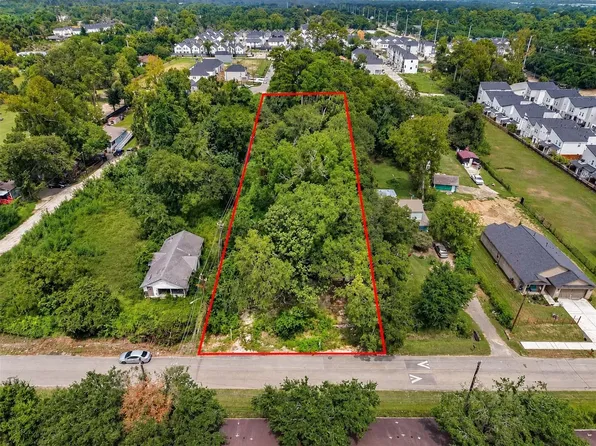 1122 Paul Quinn St, Houston, TX 77091