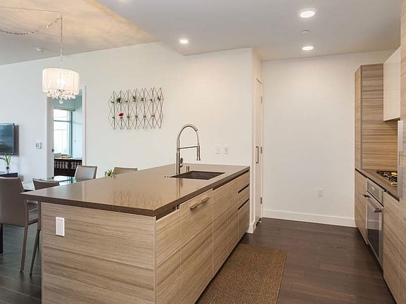 5th image of 718 Long Bridge St APT 116