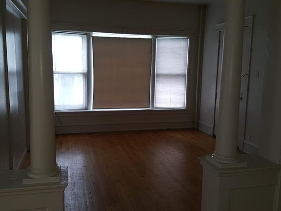 4th image of 210 N Eastern Ave APT 1N