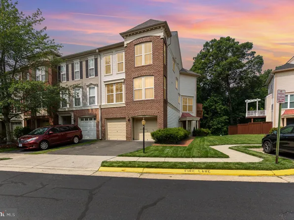 43095 Hunters Green Sq, Ashburn, VA 20148