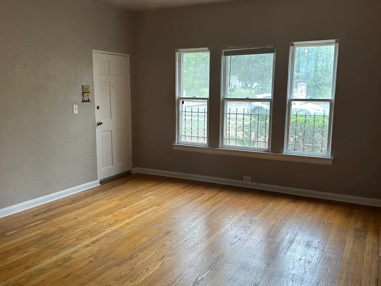 230 Bushnell Ave — Photo 4
