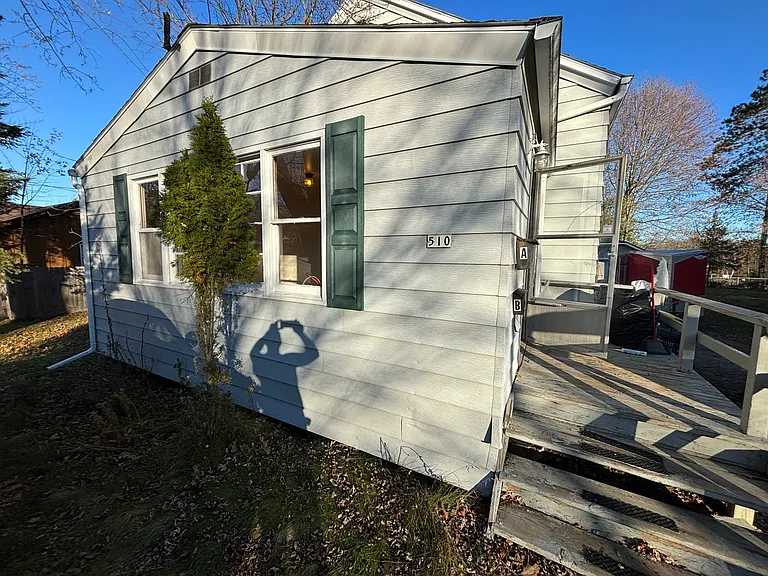 510 Vaughn St — Photo 1