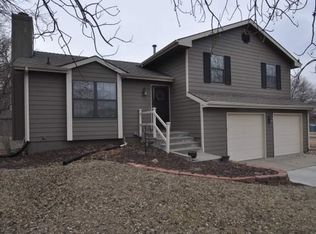 6334 SW 28th St, Topeka, KS 66614