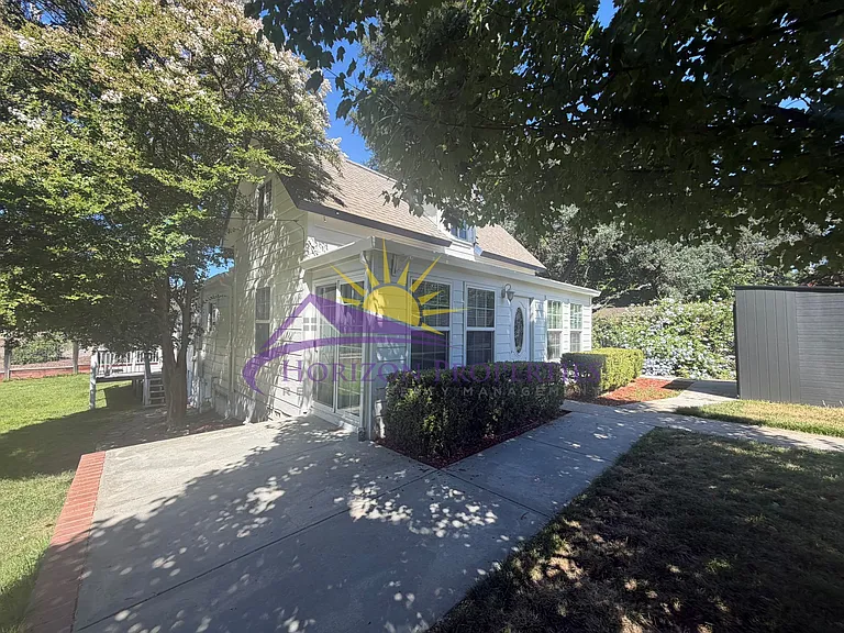 4109 Hill St — Photo 2