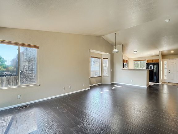 01_Living_Room_IMG00274_06102022