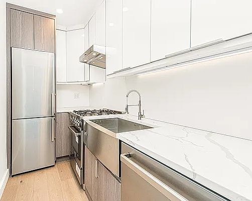 4th image of 3901 Independence Ave APT 2K