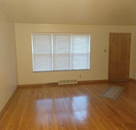 3rd image of 12034 Montour Dr
