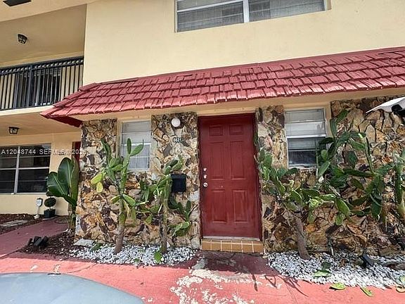 2nd image of 6631 SW 41st Pl #43