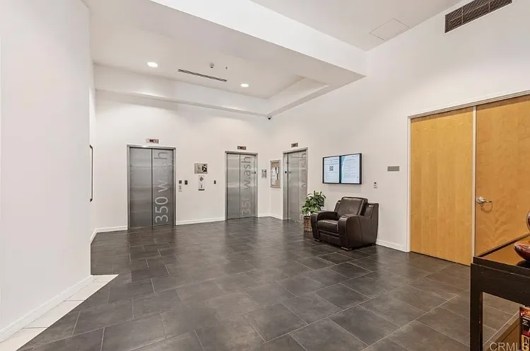 350 W Ash St W #803 — Photo 57