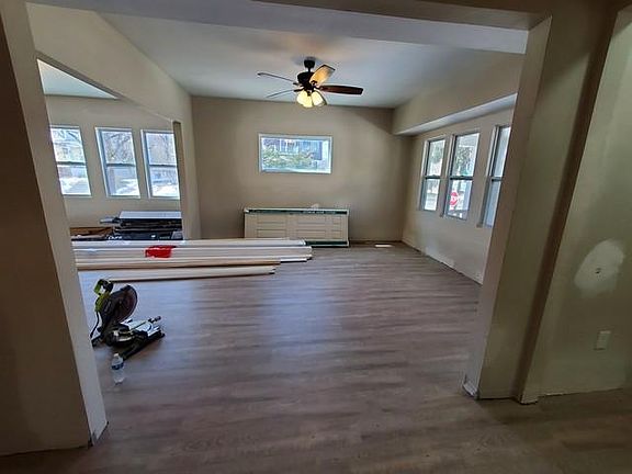 2nd image of 27-4727 W Lloyd St #27