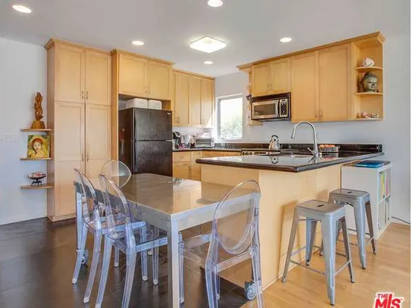 520 Strand St APT 3, Santa Monica, CA 90405