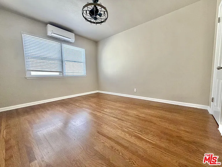 1504 Ocean Park Blvd — Photo 8