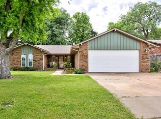 2720 Heritage Trl, Enid, OK 73703