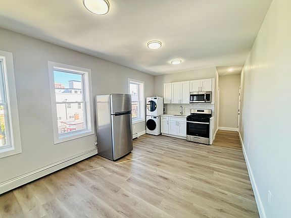 3rd image of 6 Tonnelle Ave #402