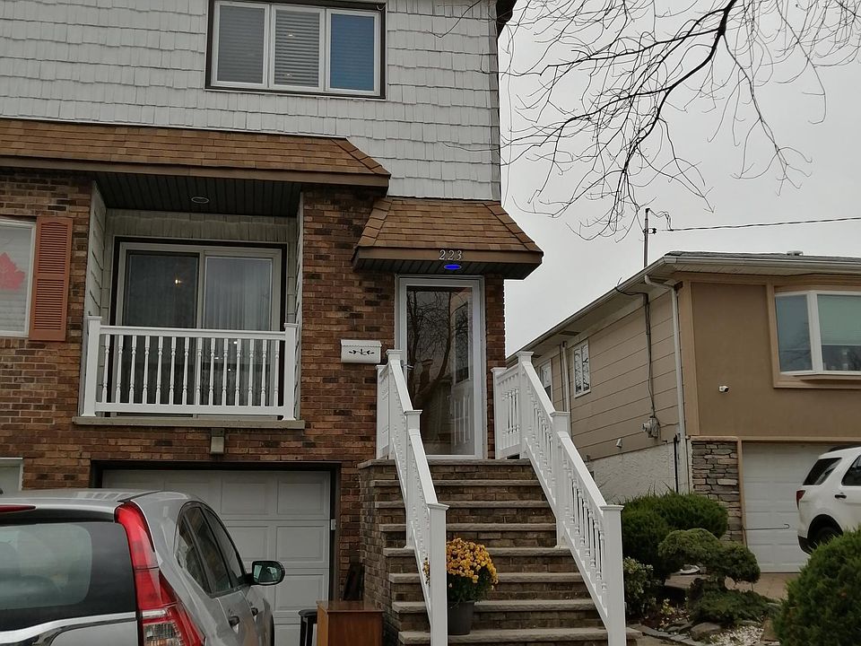 1st image of 223 Brookfield Ave