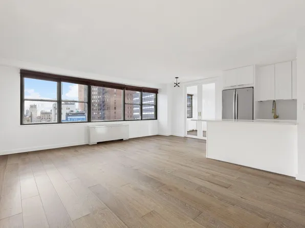 7 East 14th Street image 1 of 8
