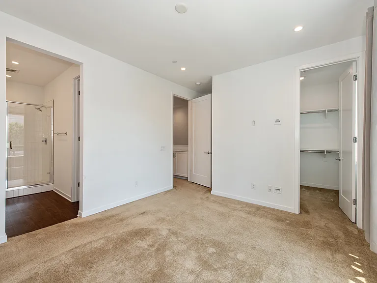 143 Schick — Photo 18